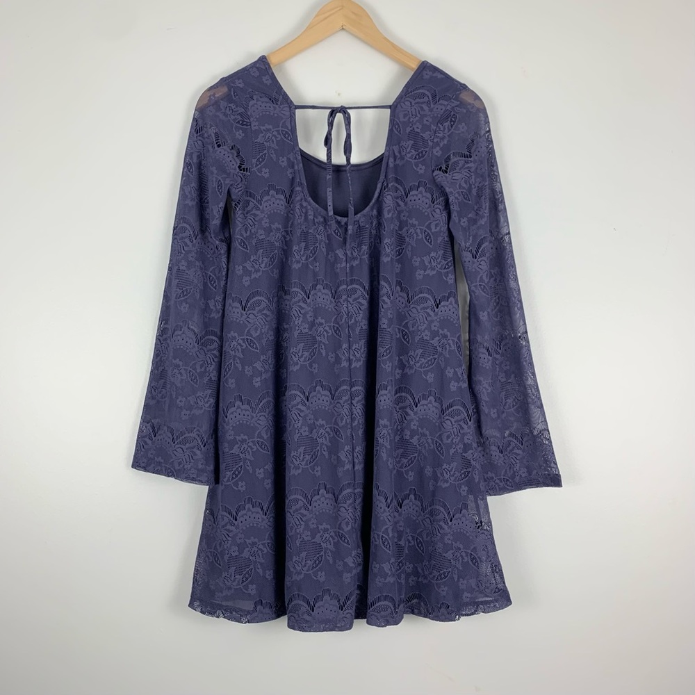 Altar’d State Lost In The City Dress Mini Purple Lace Bell Sleeves Women’s Sz XS - Picture 12 of 13